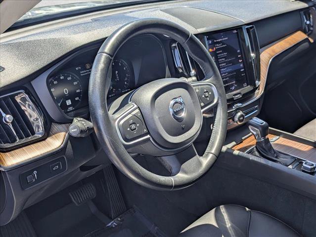 Used 2021 Volvo XC60 T5 Momentum w/ Protection Package Premier FWD image 10