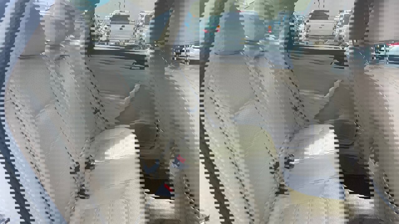 Used 2015 Volkswagen Passat 1.8T Limited Edition FWD image 17