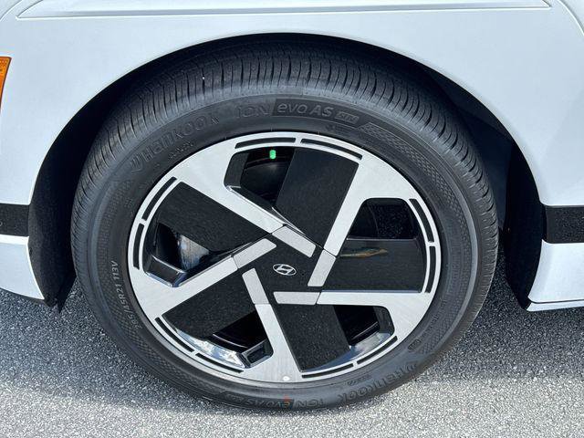 New 2026 Hyundai Ioniq 9 Calligraphy image 11
