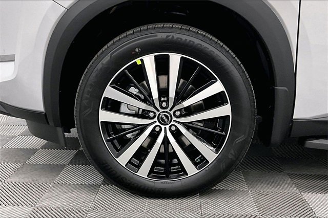 New 2025 Nissan Pathfinder Platinum image 11