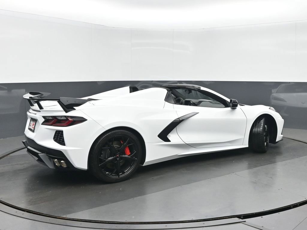 Used 2021 Chevrolet Corvette Stingray Premium Conv w/ Z51 Performance Package RWD image 3