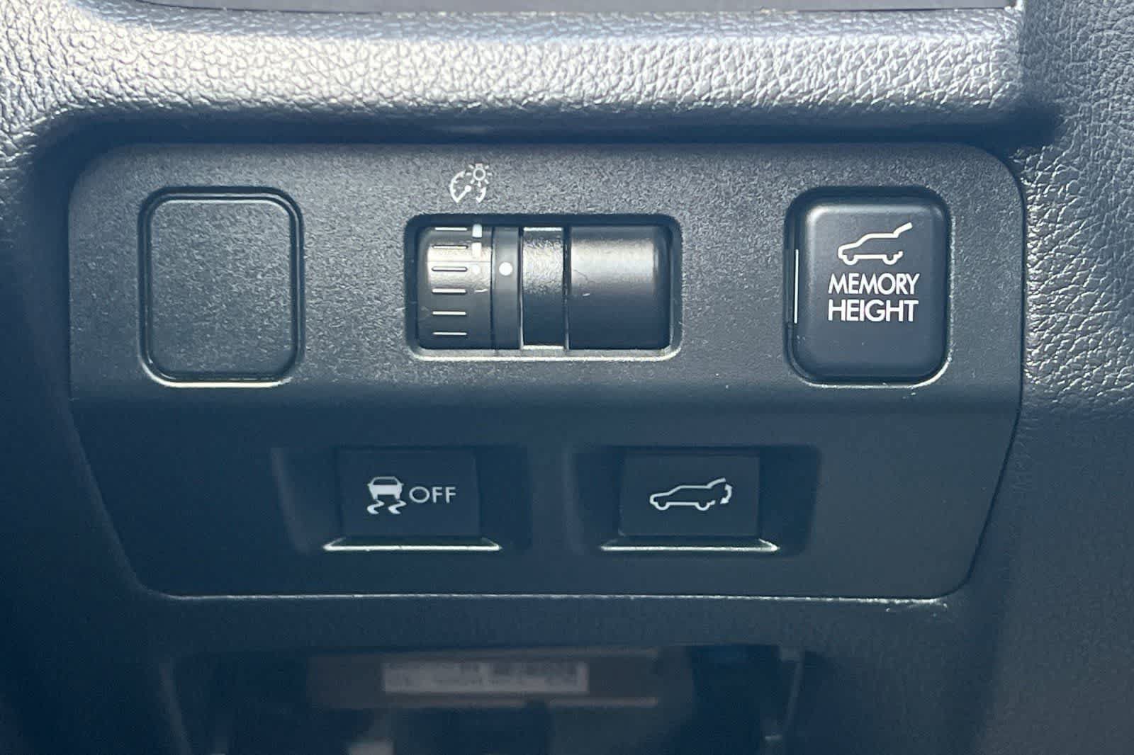 Used 2015 Subaru Forester 2.0XT Touring w/ Eyesight & Navigation System AWD/4WD image 34