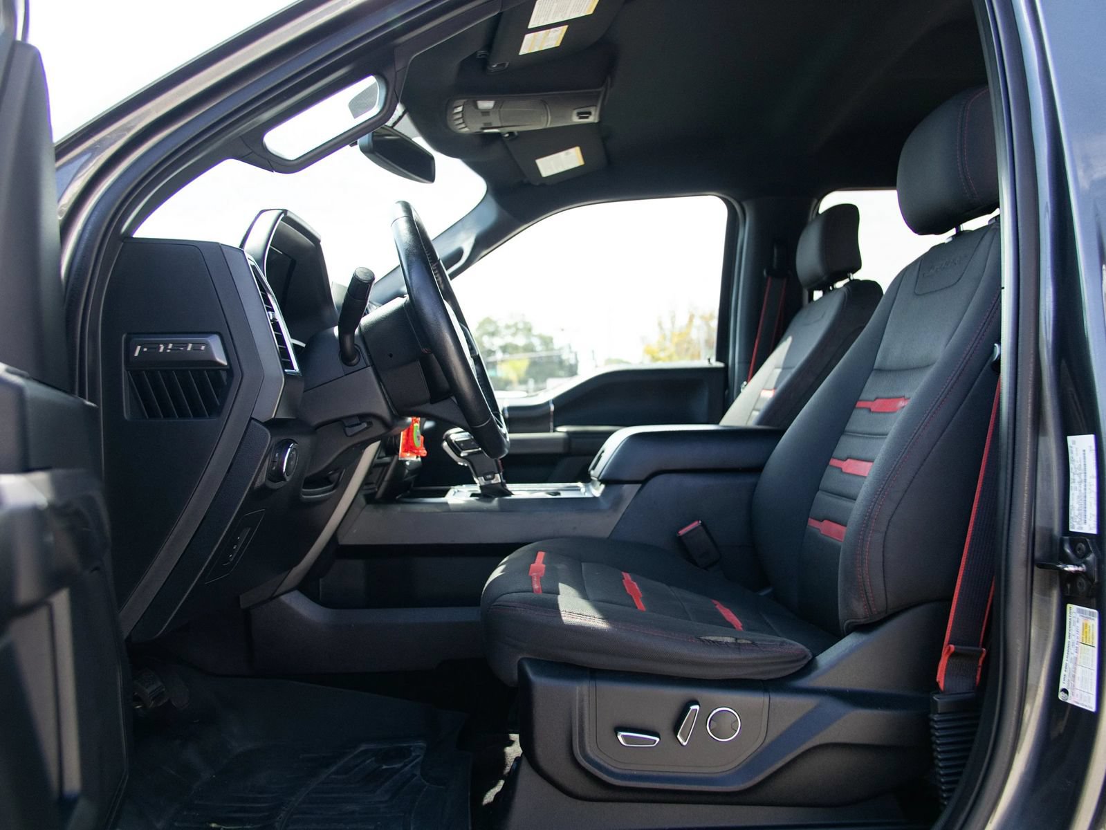 Used 2016 Ford F150 XLT w/ Equipment Group 302A Luxury AWD/4WD image 17