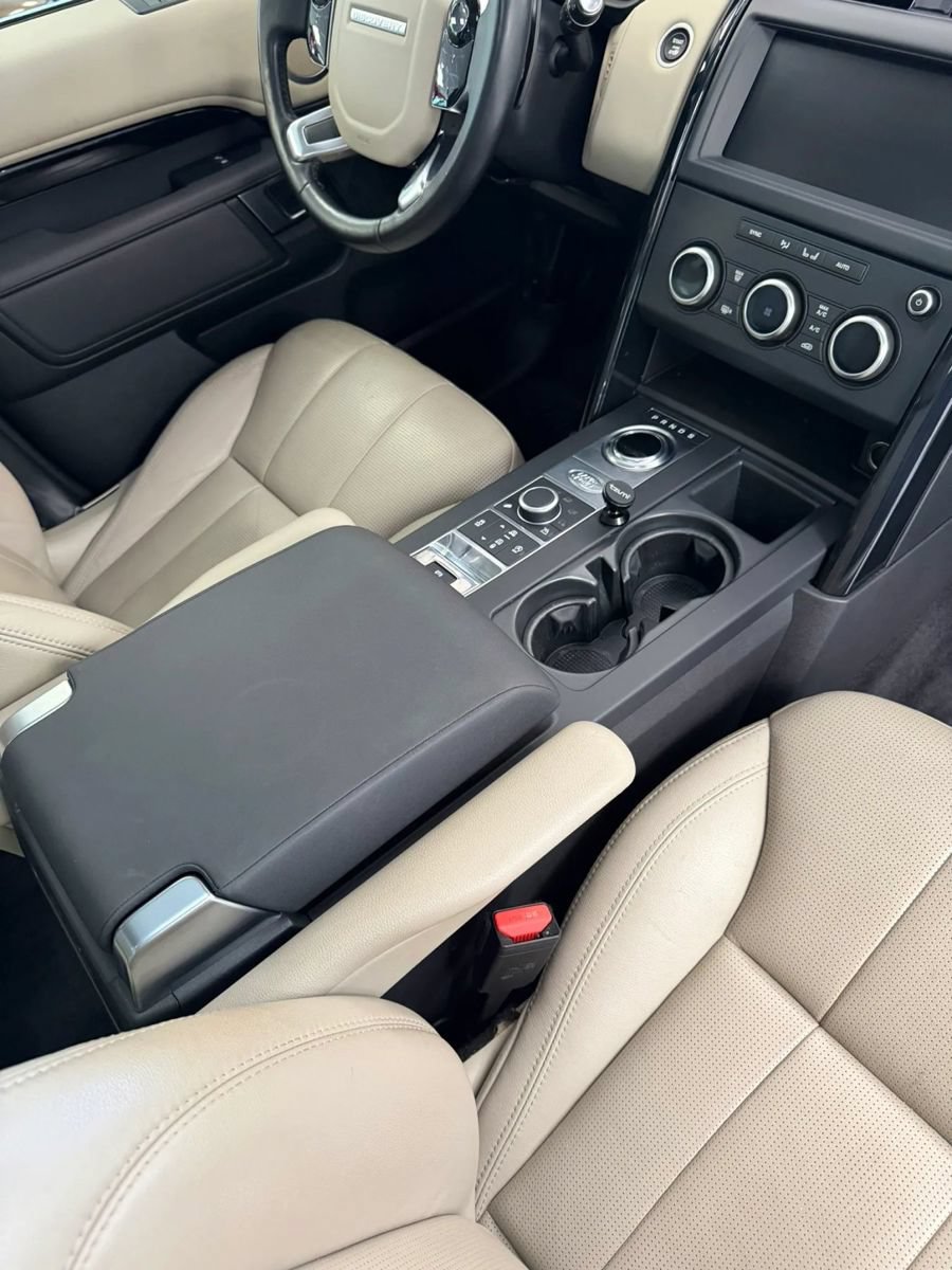 Used 2020 Land Rover Discovery SE AWD/4WD image 25