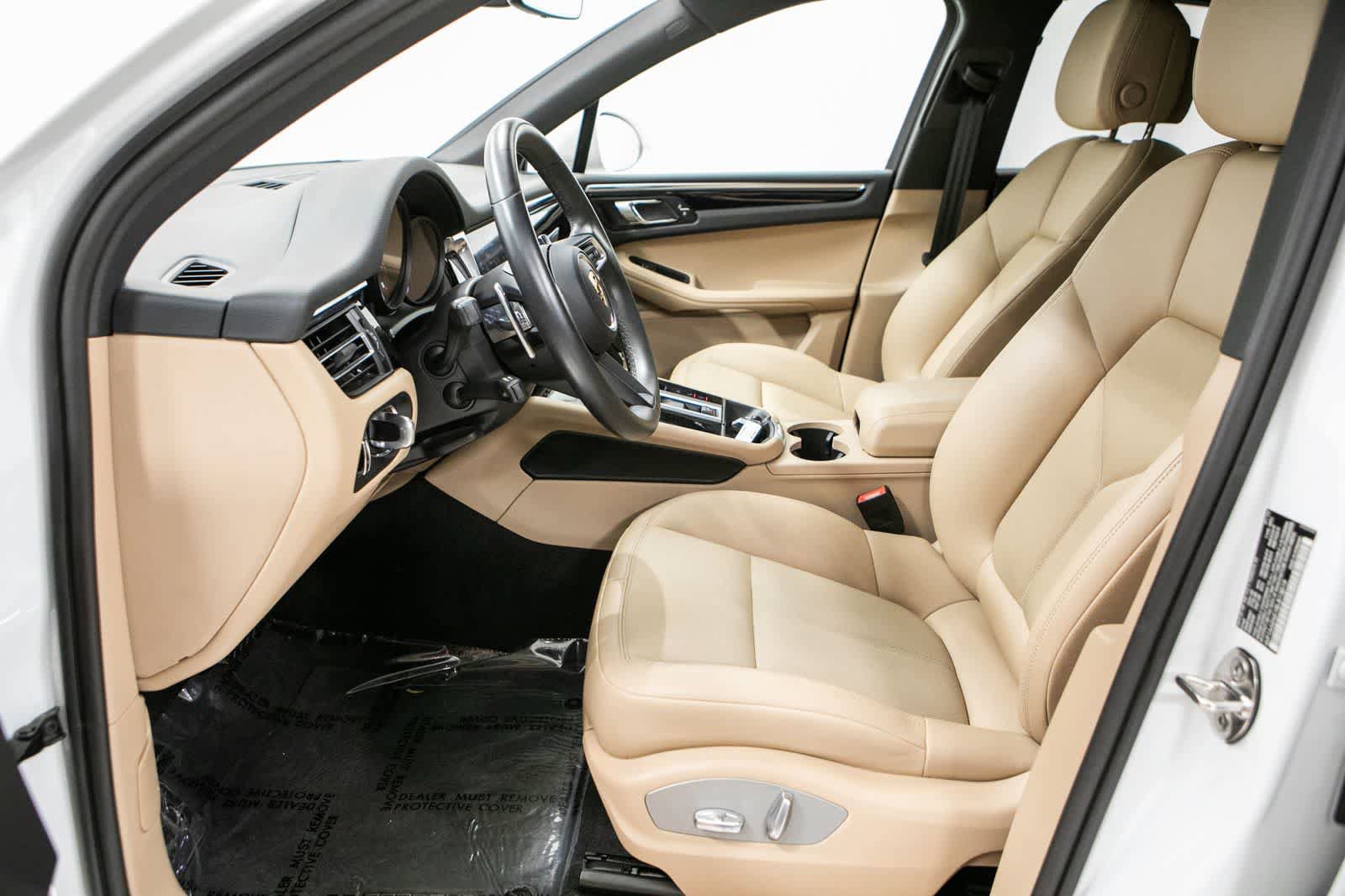 Certified 2024 Porsche Macan AWD/4WD image 22