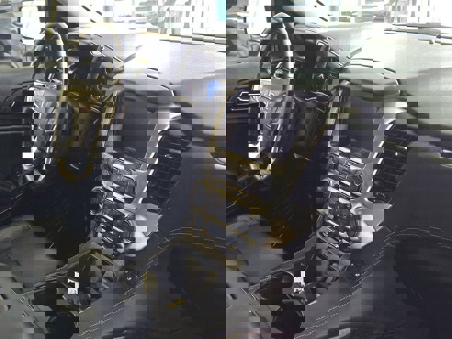 Used 2019 GMC Yukon XL SLT image 6