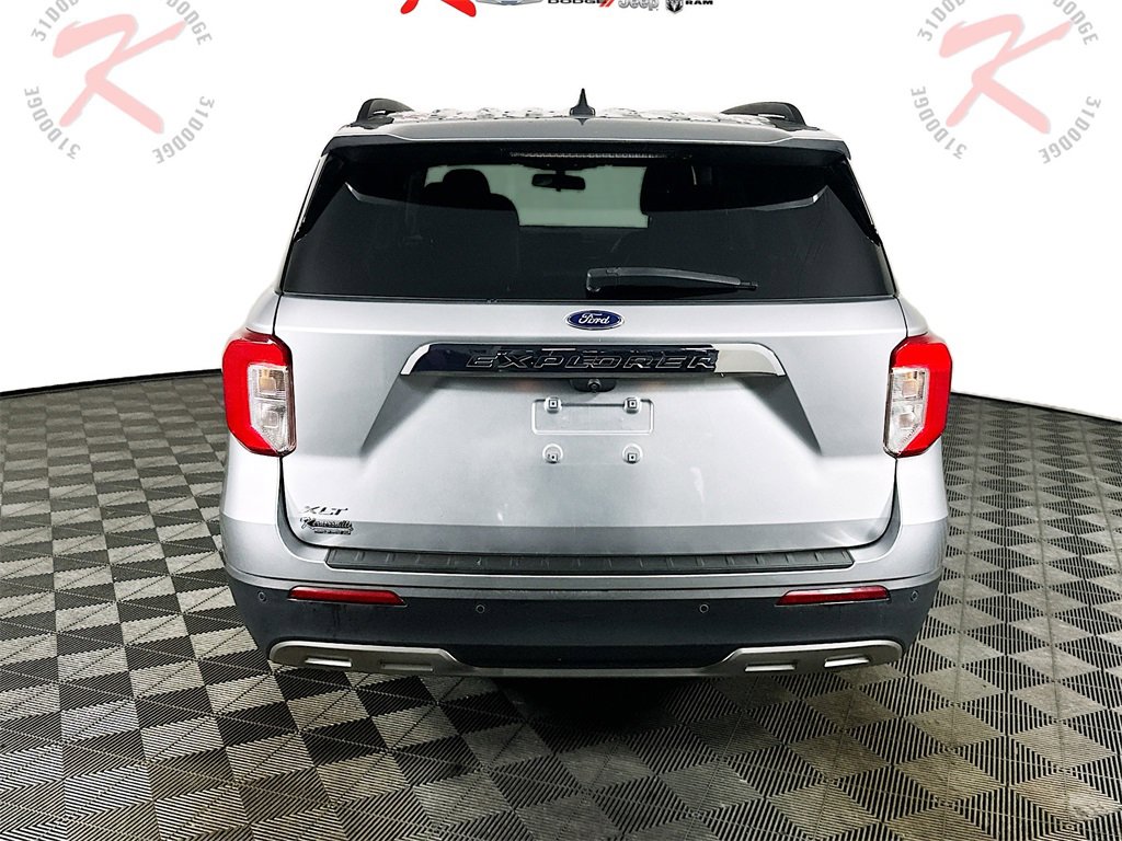 Used 2021 Ford Explorer XLT w/ Equipment Group 202A image 6
