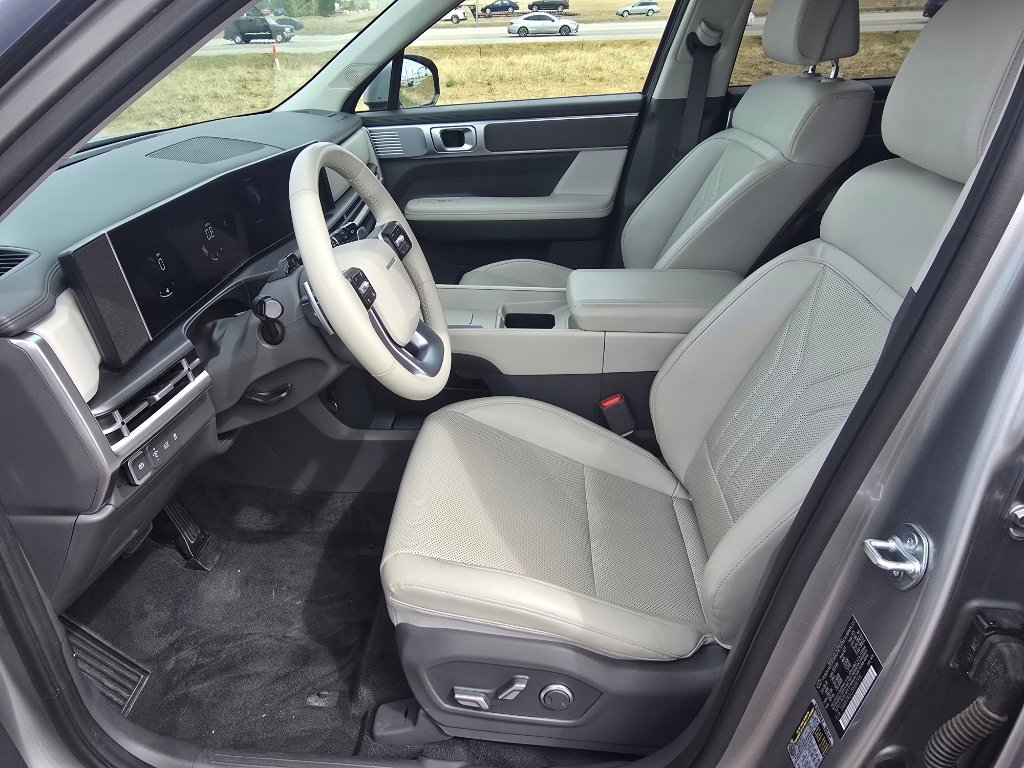Used 2025 Hyundai Santa Fe SEL image 10