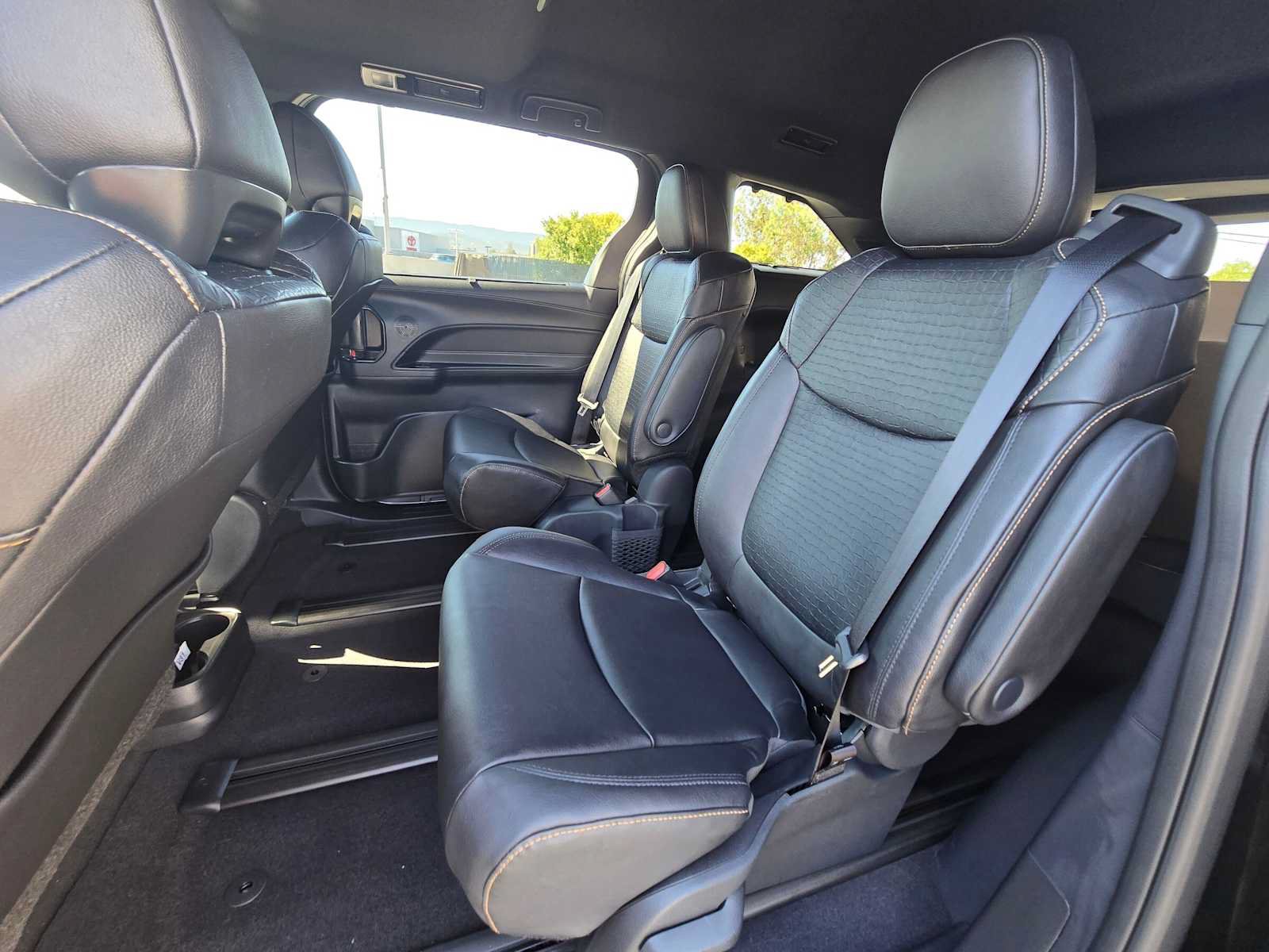 New 2026 Toyota Sienna XLE Woodland Edition AWD/4WD image 17