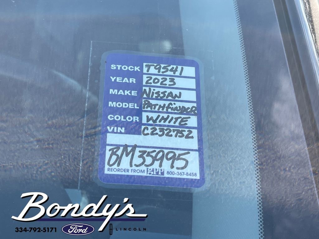 Used 2023 Nissan Pathfinder SL w/ Lighting Package (N92) image 24