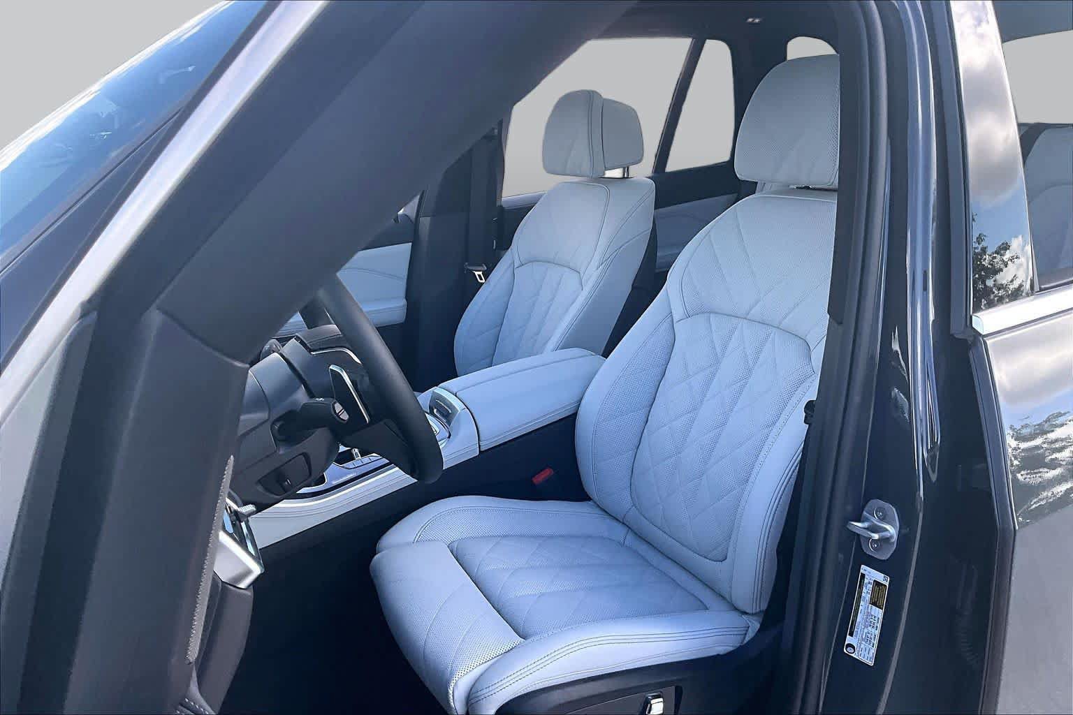 Used 2026 BMW X5 sDrive40i w/ Climate Comfort Package RWD image 7