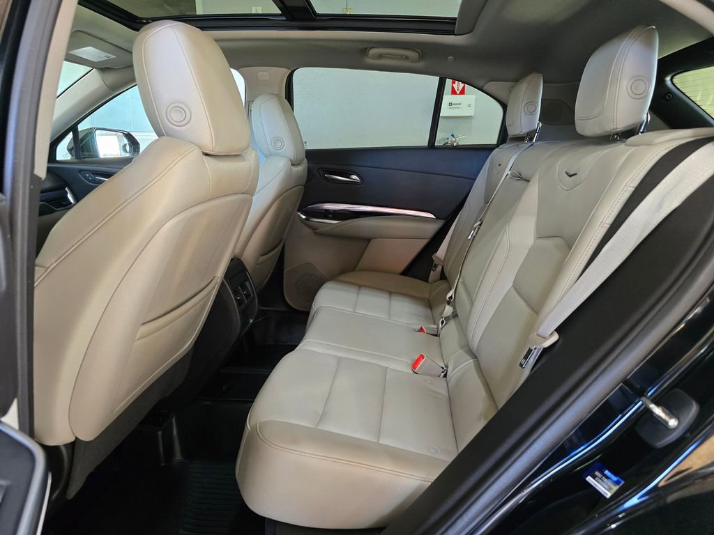 Used 2022 Cadillac XT4 Luxury image 23
