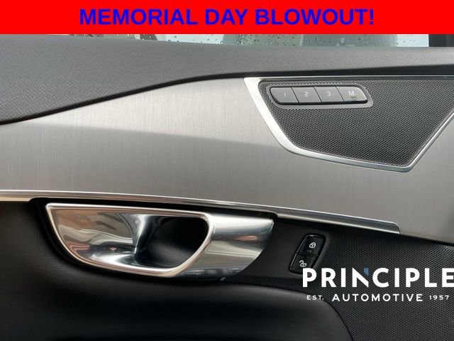 Used 2021 Volvo XC90 T5 Momentum w/ Protection Package Premier FWD image 24