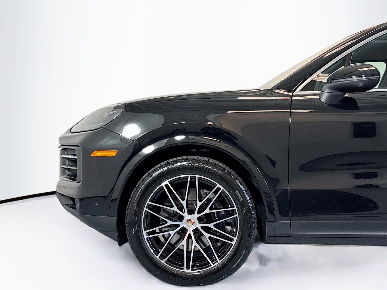 Certified 2025 Porsche Cayenne image 28