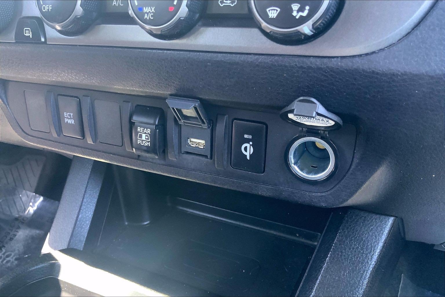 Used 2020 Toyota Tacoma TRD Sport AWD/4WD image 38