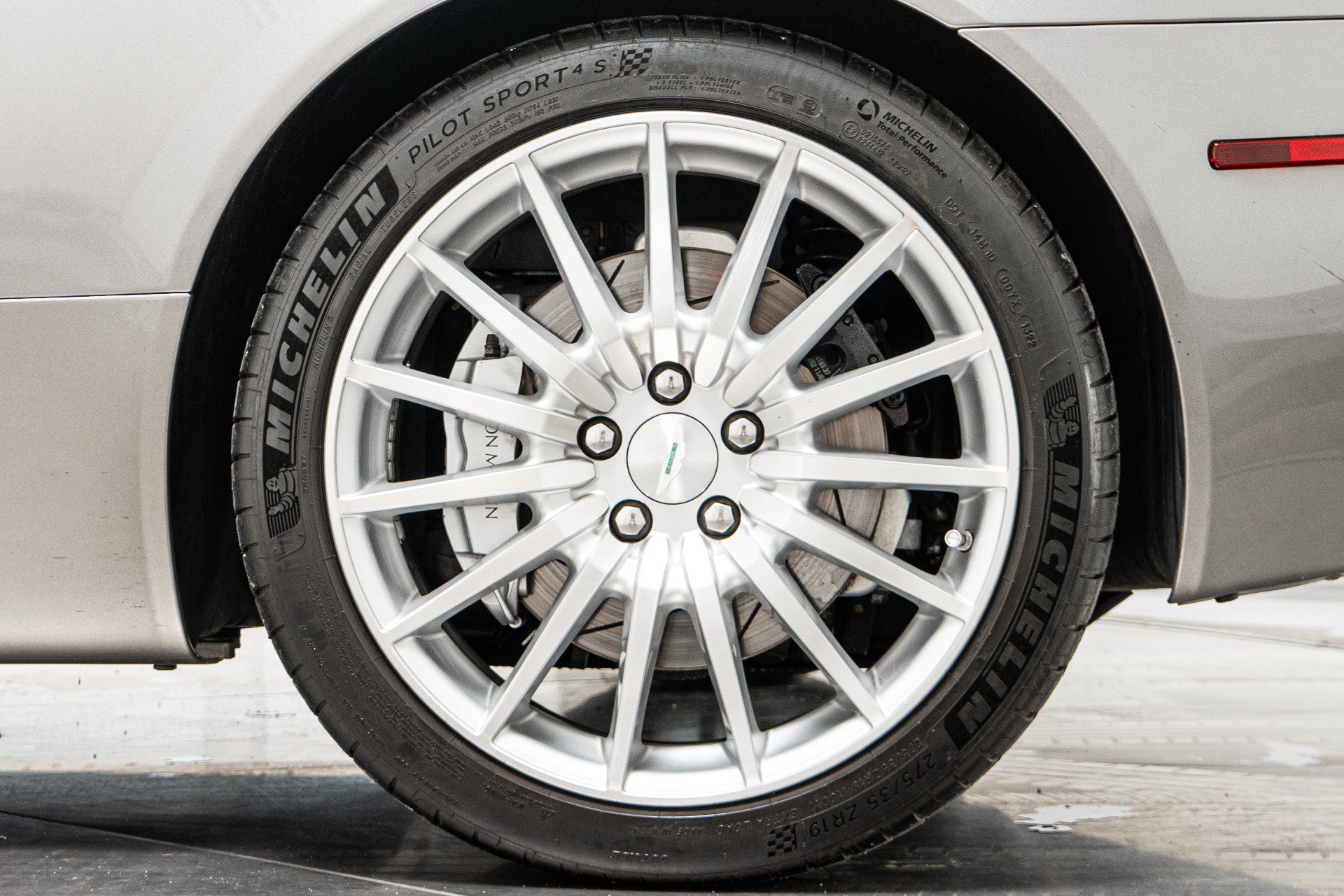 Used 2008 Aston Martin DB9 Volante RWD image 11