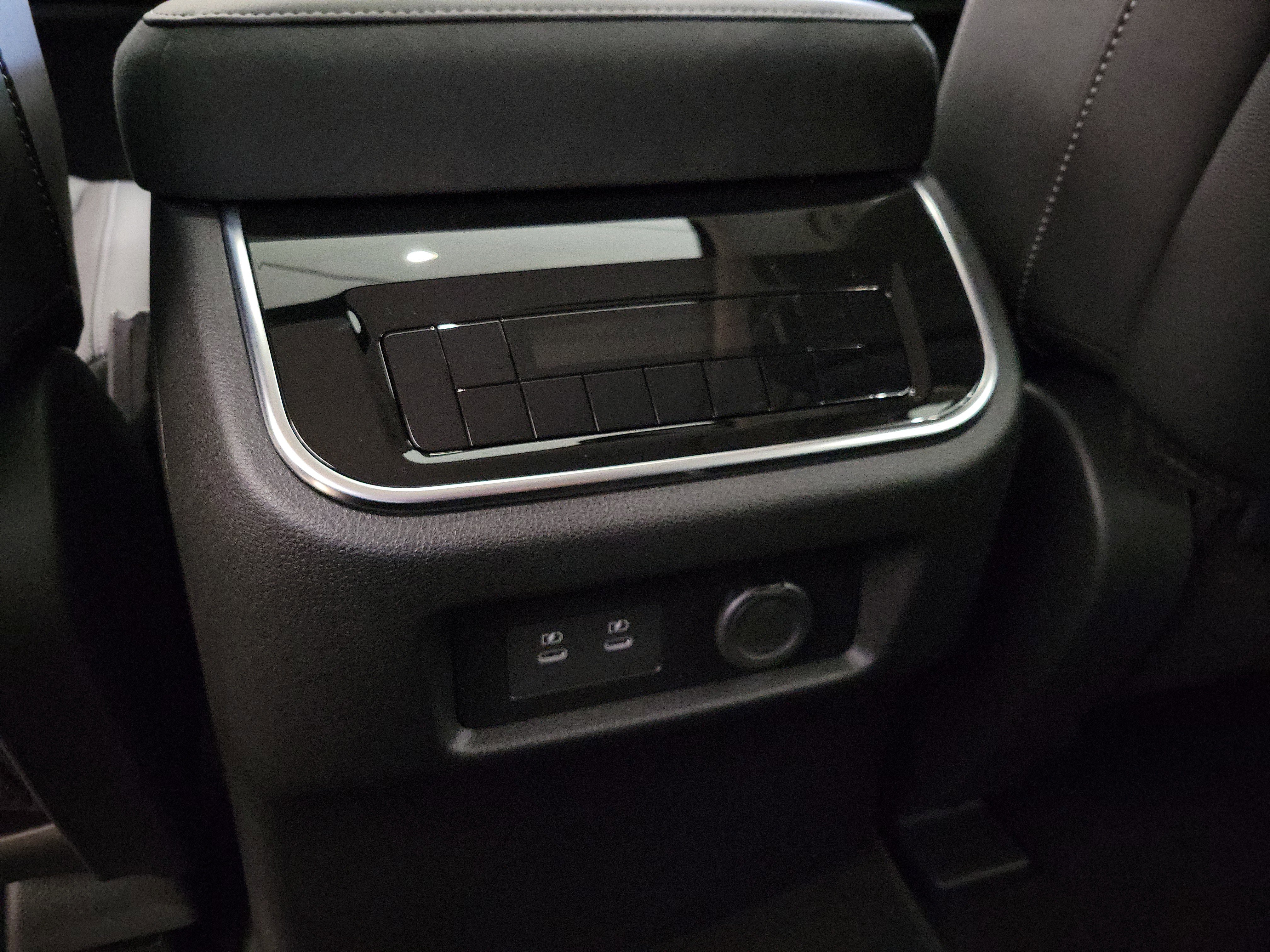 New 2026 INFINITI QX80 Luxe image 16