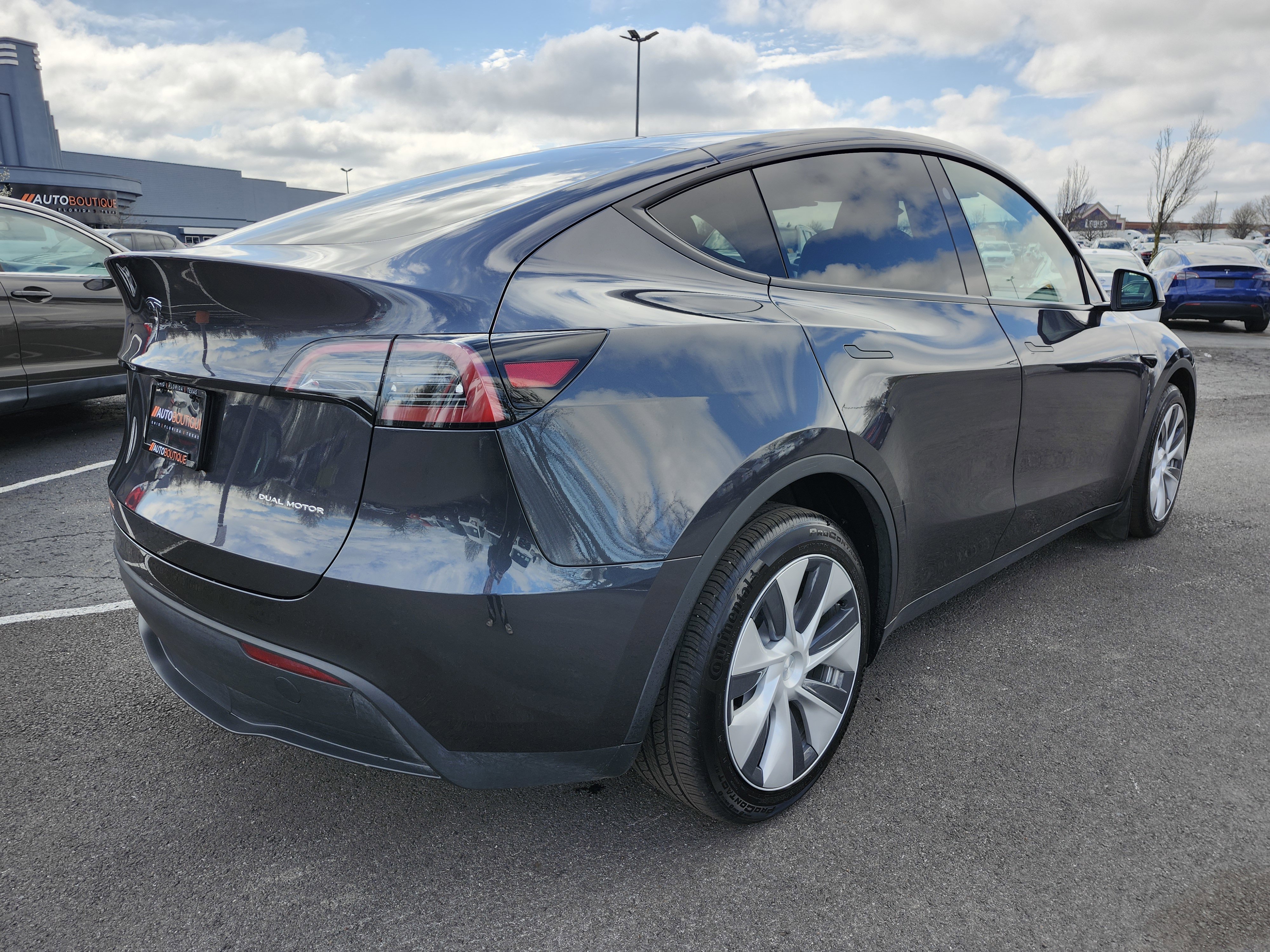Used 2024 Tesla Model Y Long Range AWD/4WD image 15