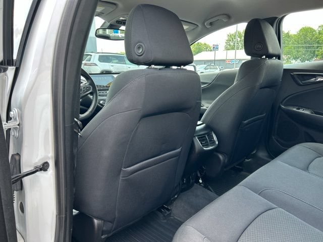 Used 2016 Chevrolet Malibu LT FWD image 18