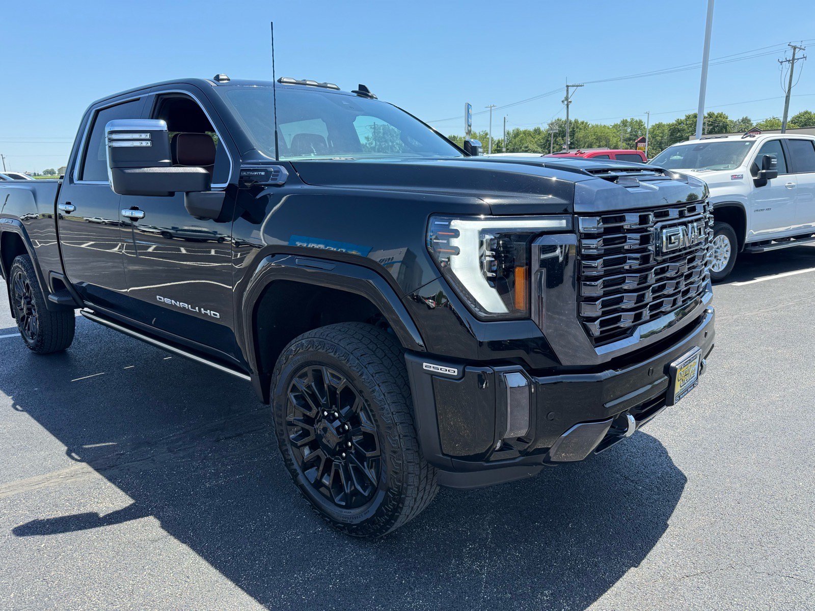 Used 2024 GMC Sierra 2500 Denali Ultimate AWD/4WD image 7