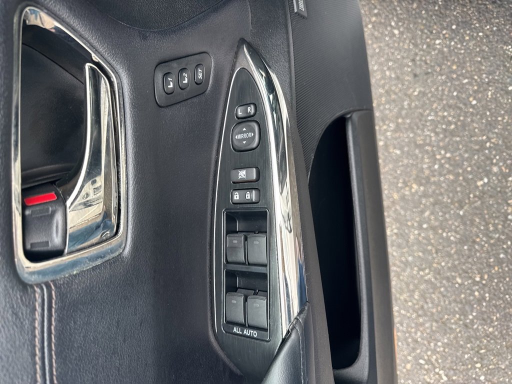 Used 2016 Toyota Avalon Limited image 14