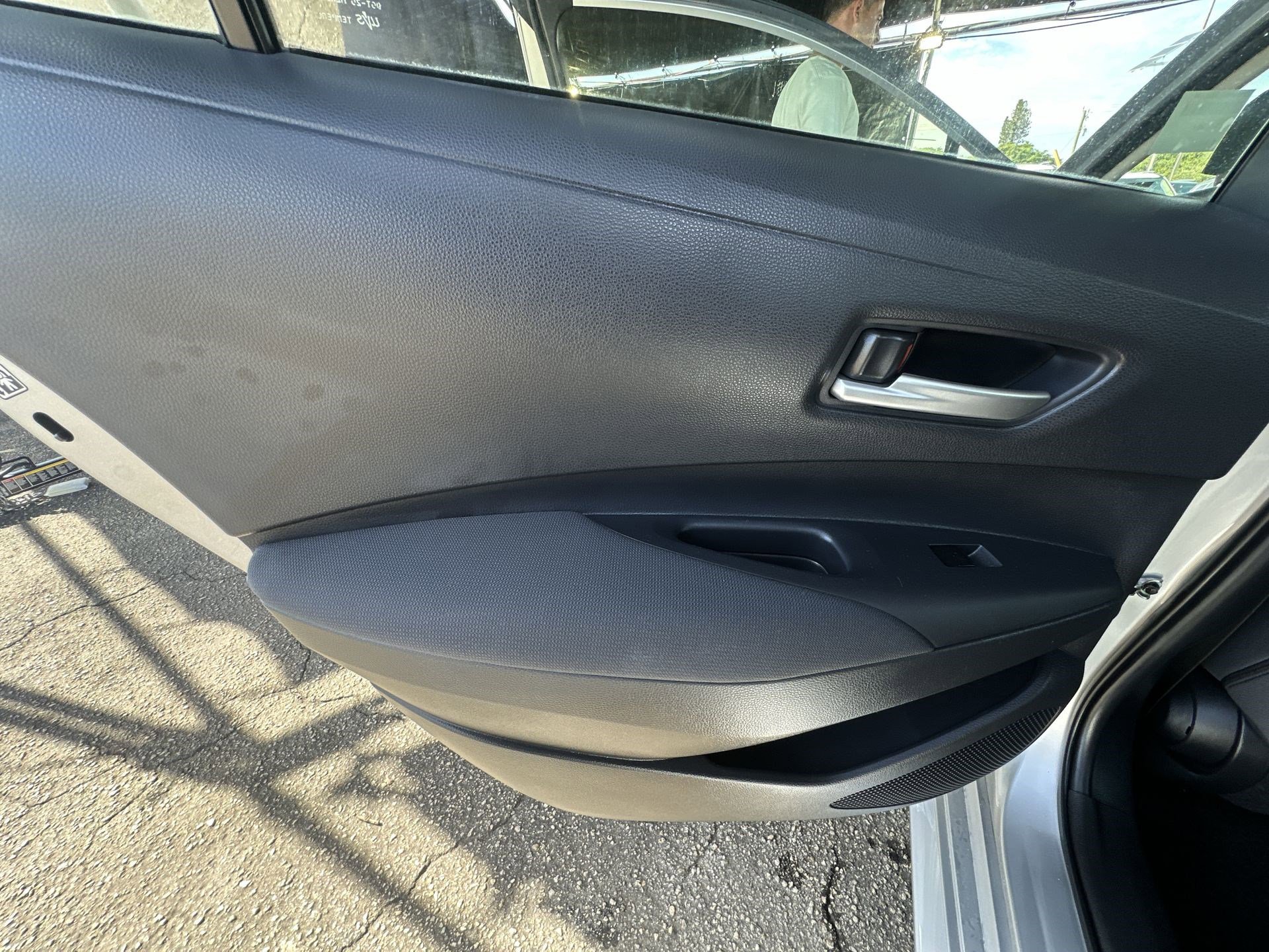 Used 2020 Toyota Corolla LE image 31