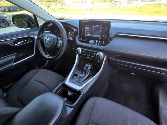 Used 2020 Toyota RAV4 XLE image 32