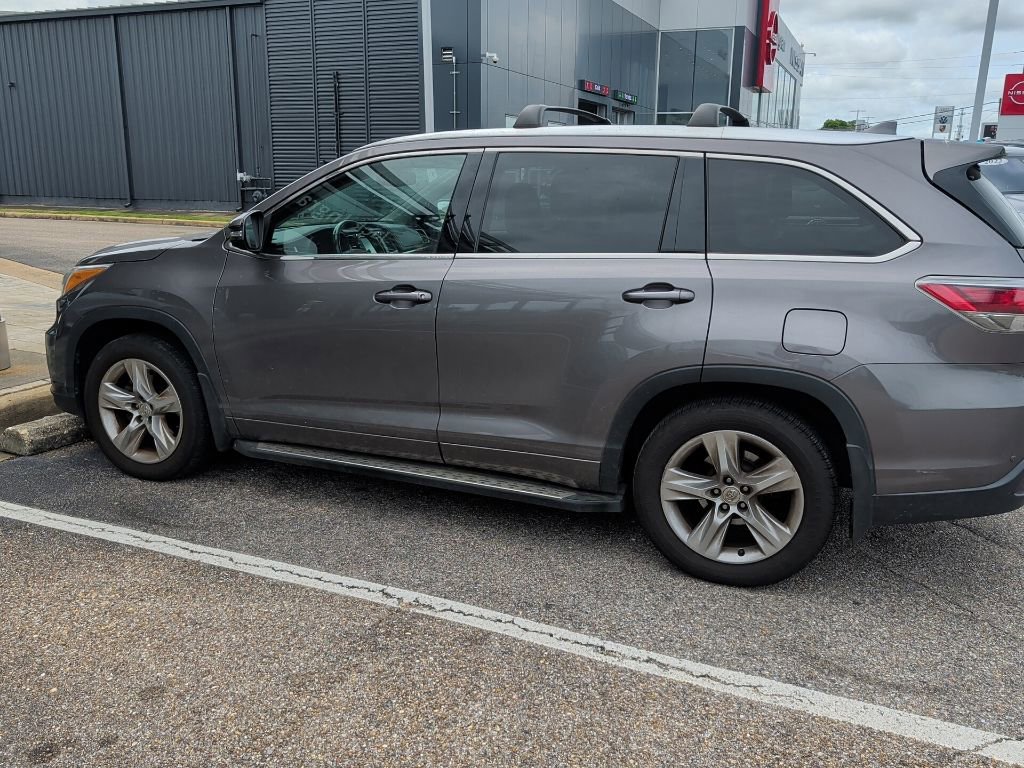 Used 2015 Toyota Highlander Limited Platinum AWD/4WD image 8