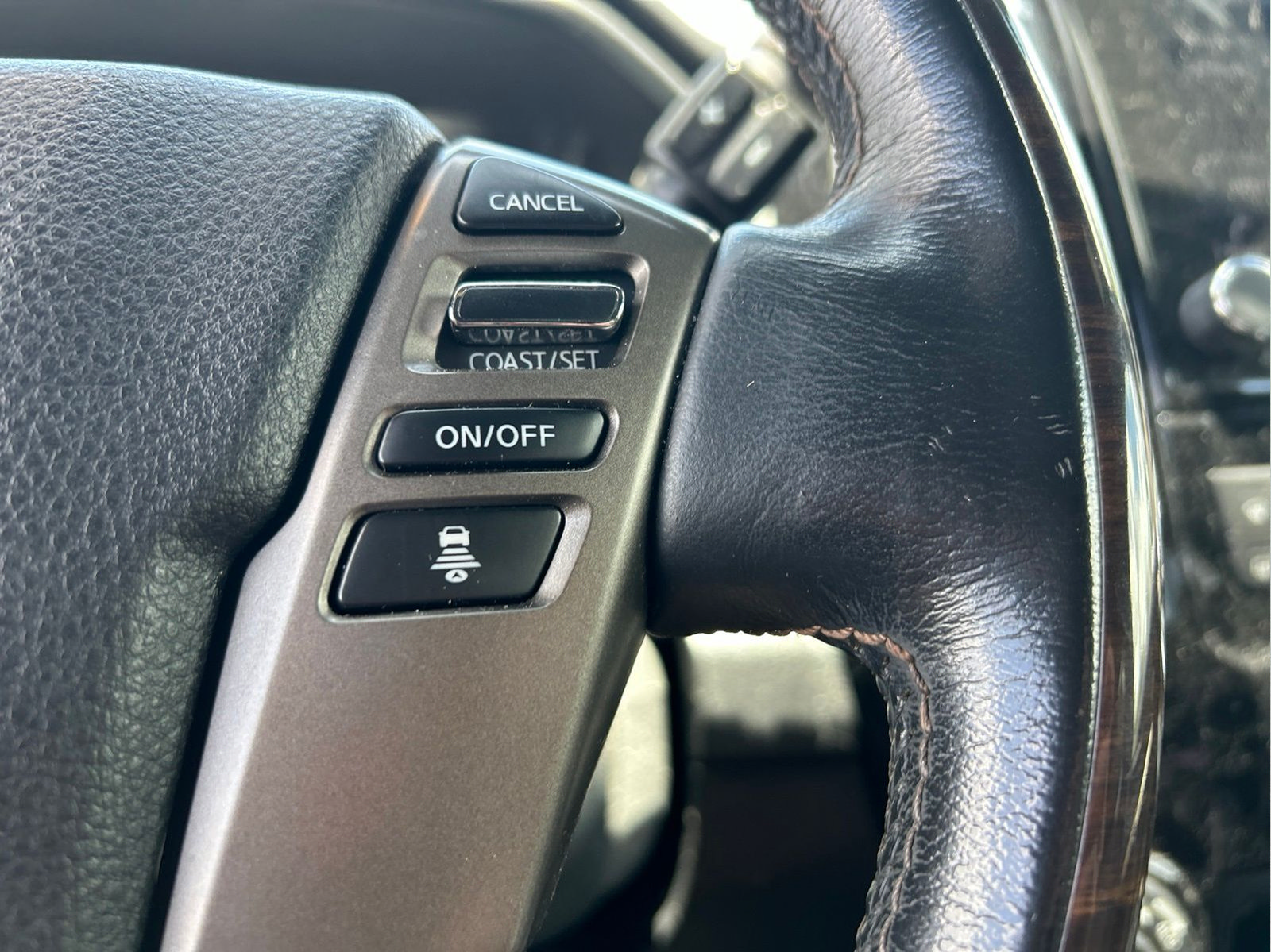 Used 2021 Nissan Titan Platinum Reserve w/ Moonroof Package AWD/4WD image 15