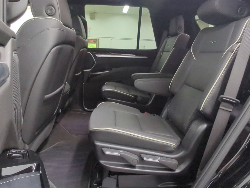 Used 2026 Cadillac Escalade Luxury w/ Touring Package AWD/4WD image 29