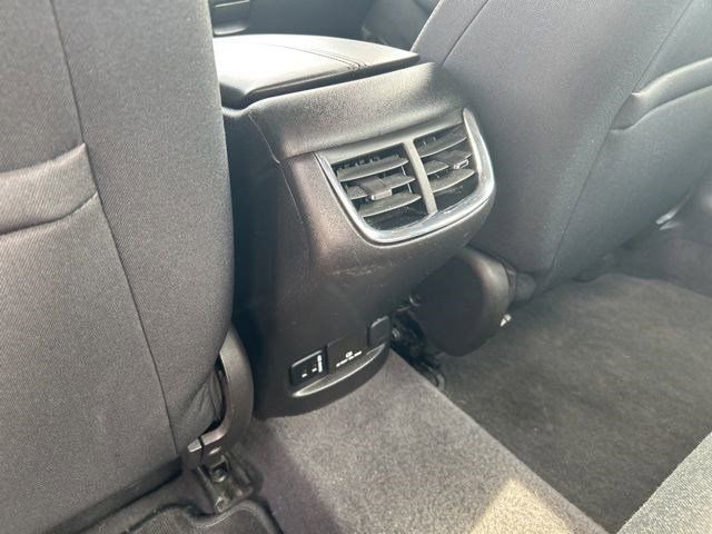 Used 2016 Chevrolet Malibu LT image 33