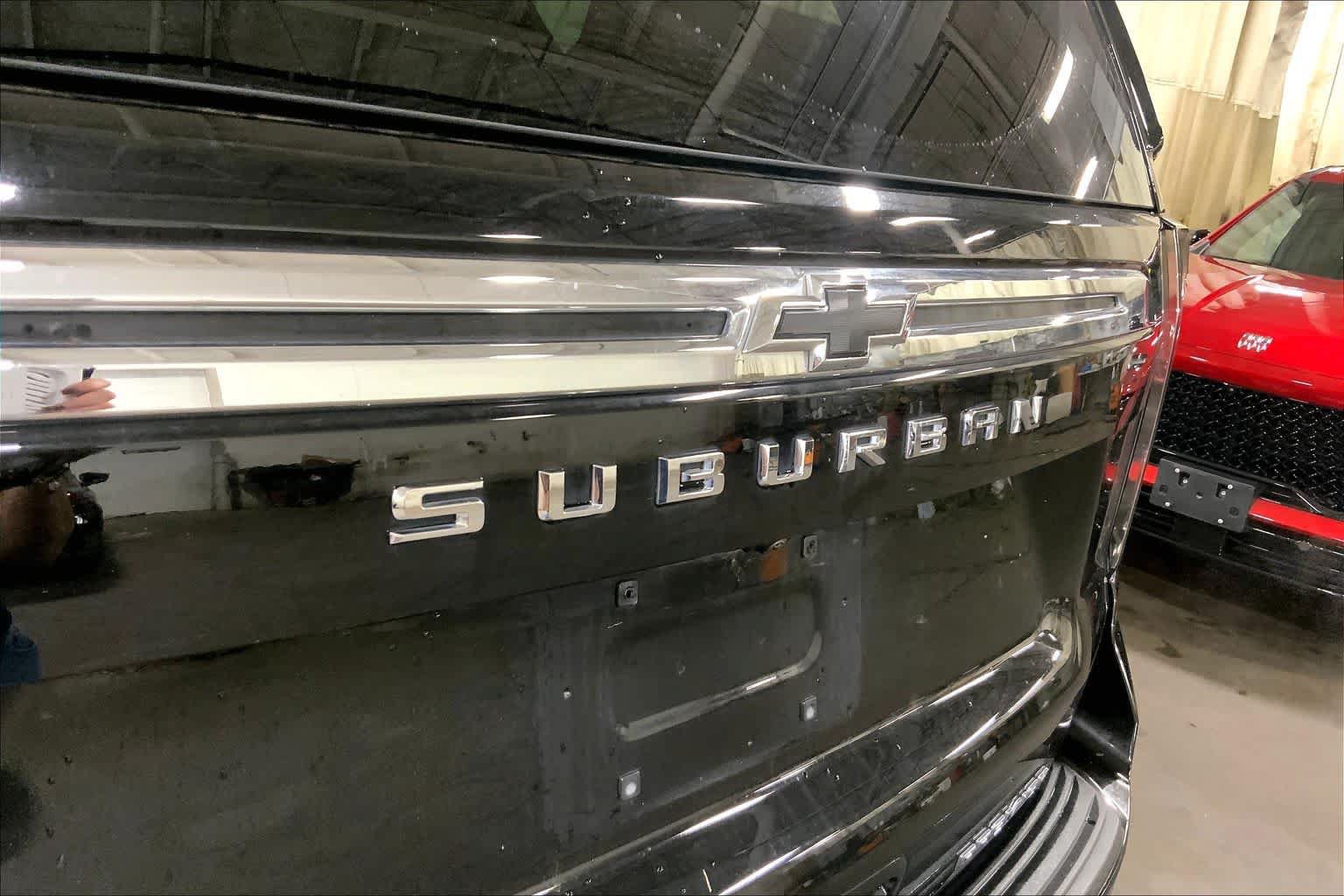 Used 2023 Chevrolet Suburban Premier w/ Max Trailering Package AWD/4WD image 31