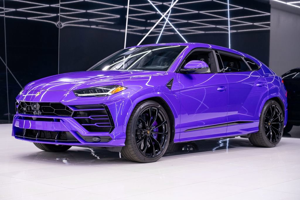 Used 2022 Lamborghini Urus image 3