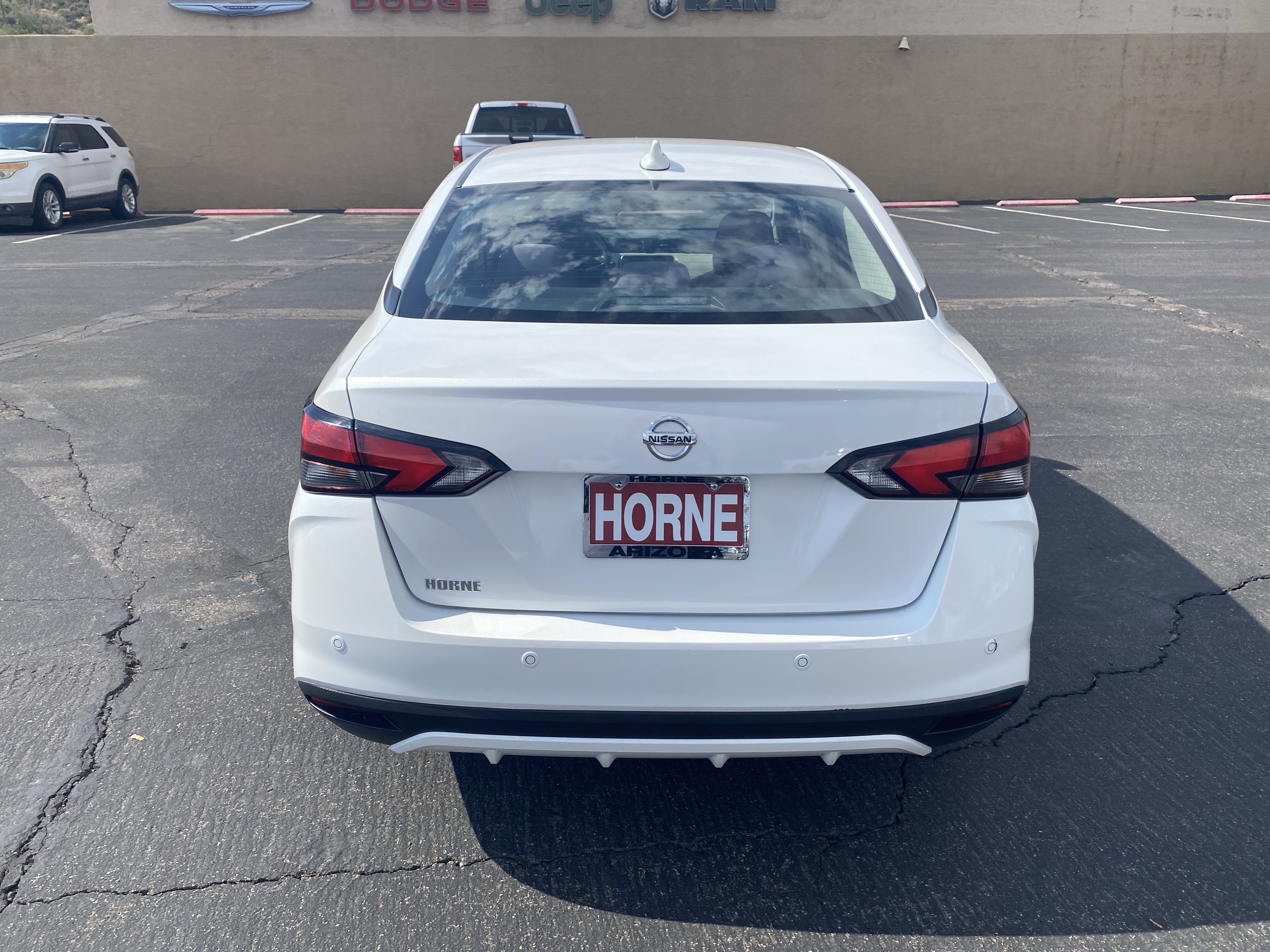 Used 2022 Nissan Versa SV FWD image 3