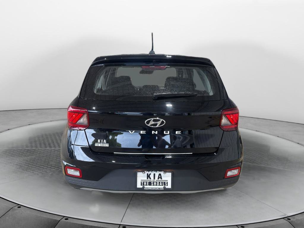 Used 2025 Hyundai Venue SE FWD image 4