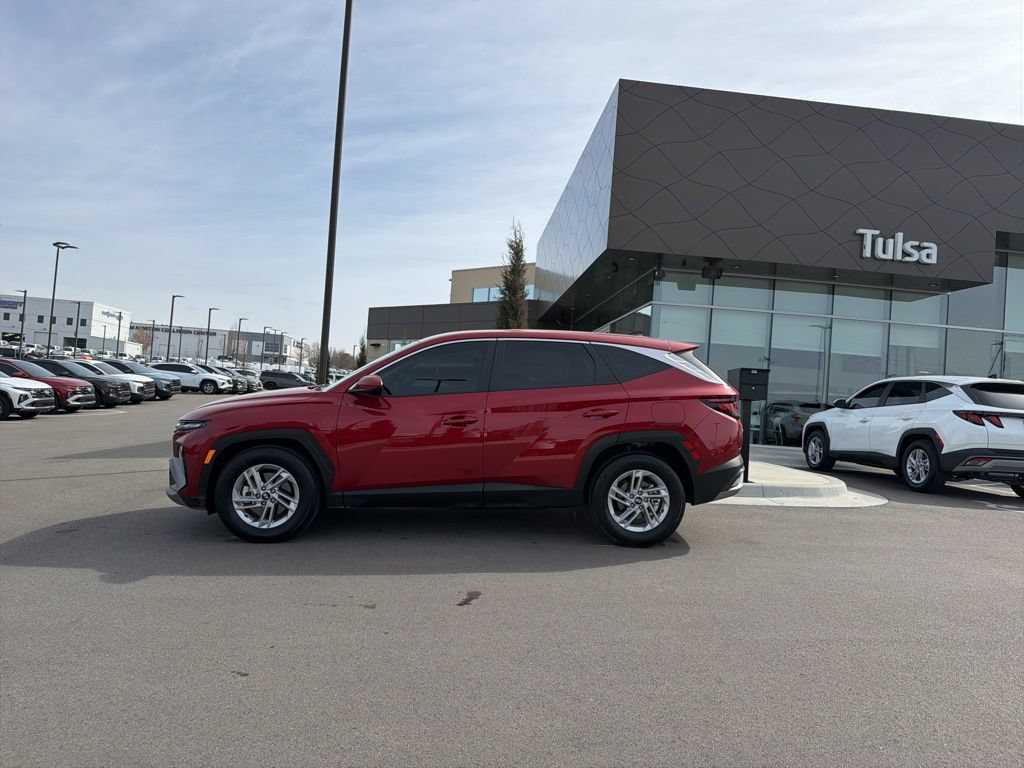 Certified 2026 Hyundai Tucson SE FWD image 6
