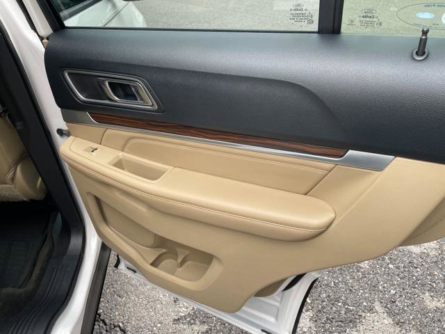 Used 2016 Ford Explorer Limited image 25