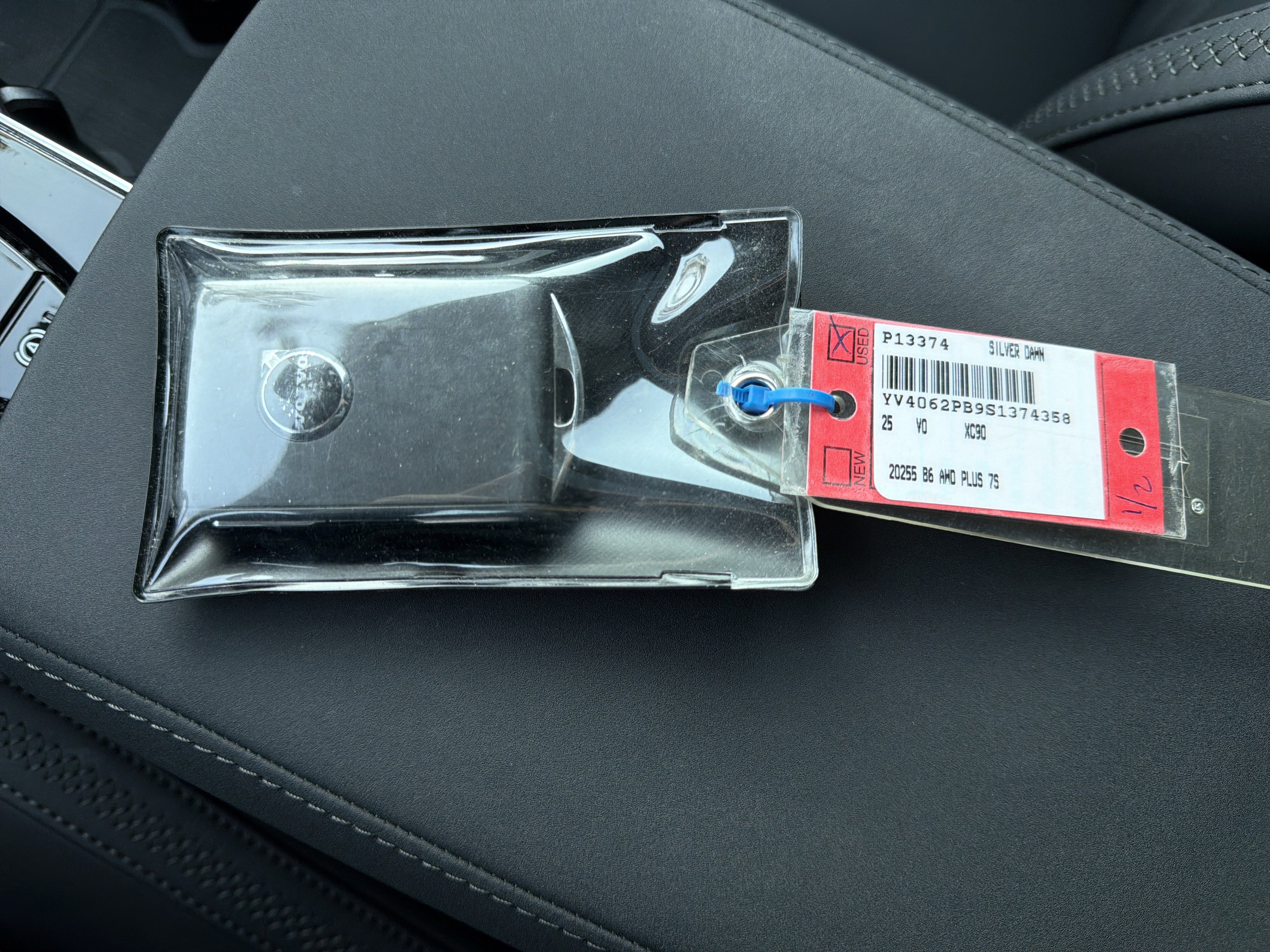 Certified 2025 Volvo XC90 B6 Plus image 38