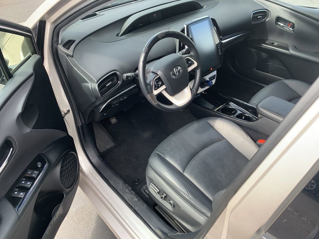Used 2017 Toyota Prius Prime Advanced w/ Preferred Accessory Package image 15