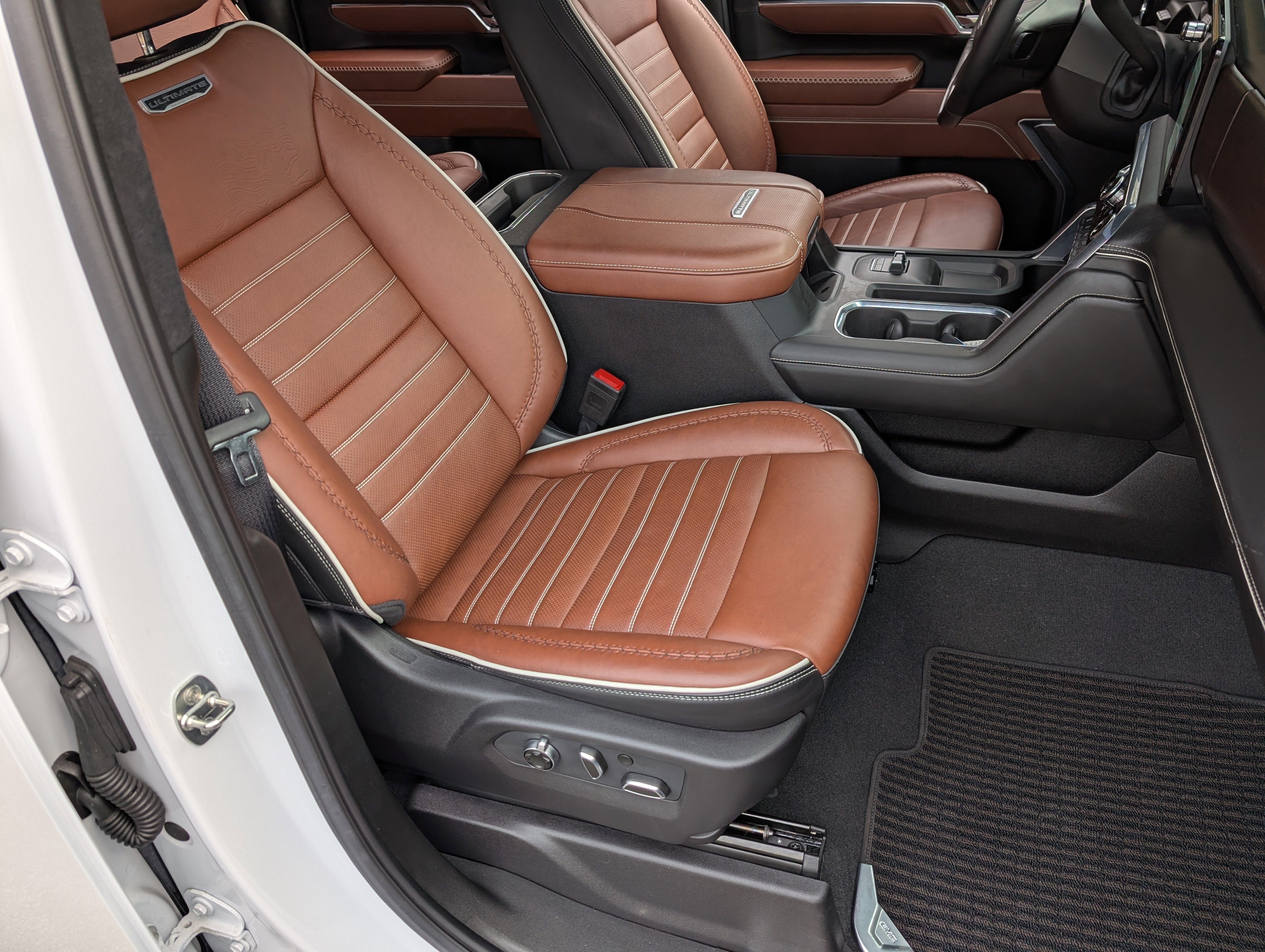 Used 2024 GMC Sierra 2500 Denali Ultimate w/ Max Trailering Package image 21