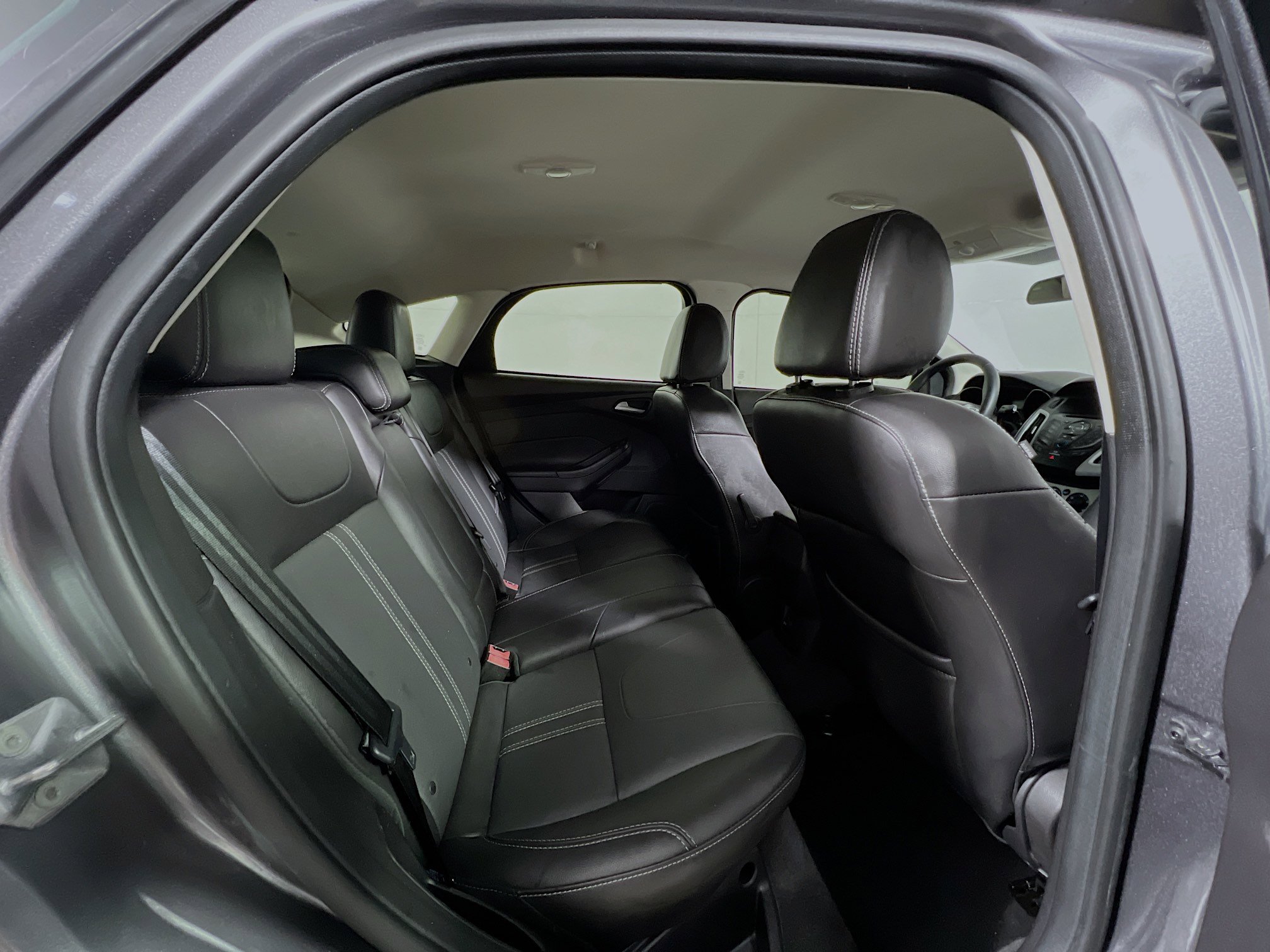 Used 2014 Ford Focus SE w/ Equipment Group 201A image 32