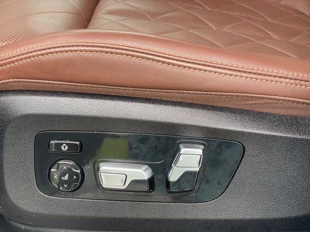 Used 2024 BMW X5 xDrive40i w/ M Sport Package AWD/4WD image 15