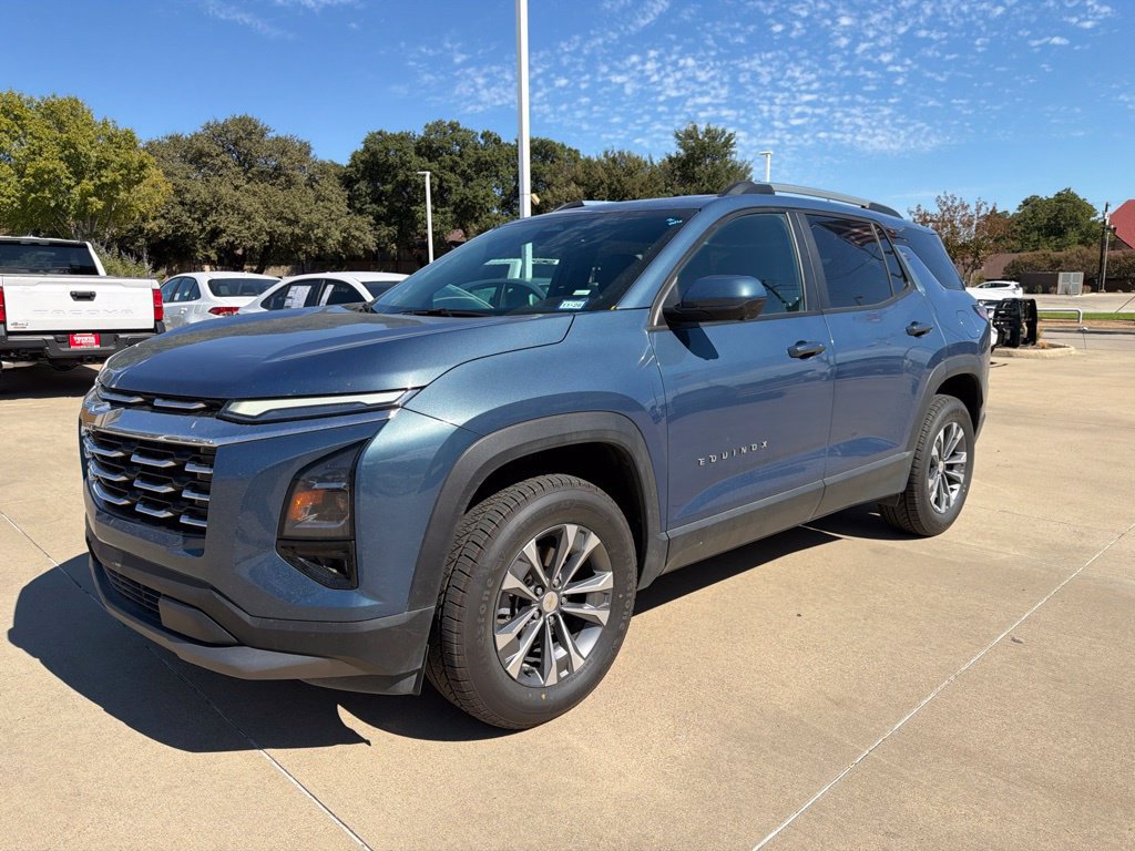 Used 2025 Chevrolet Equinox LT w/ Convenience Package II FWD image 1