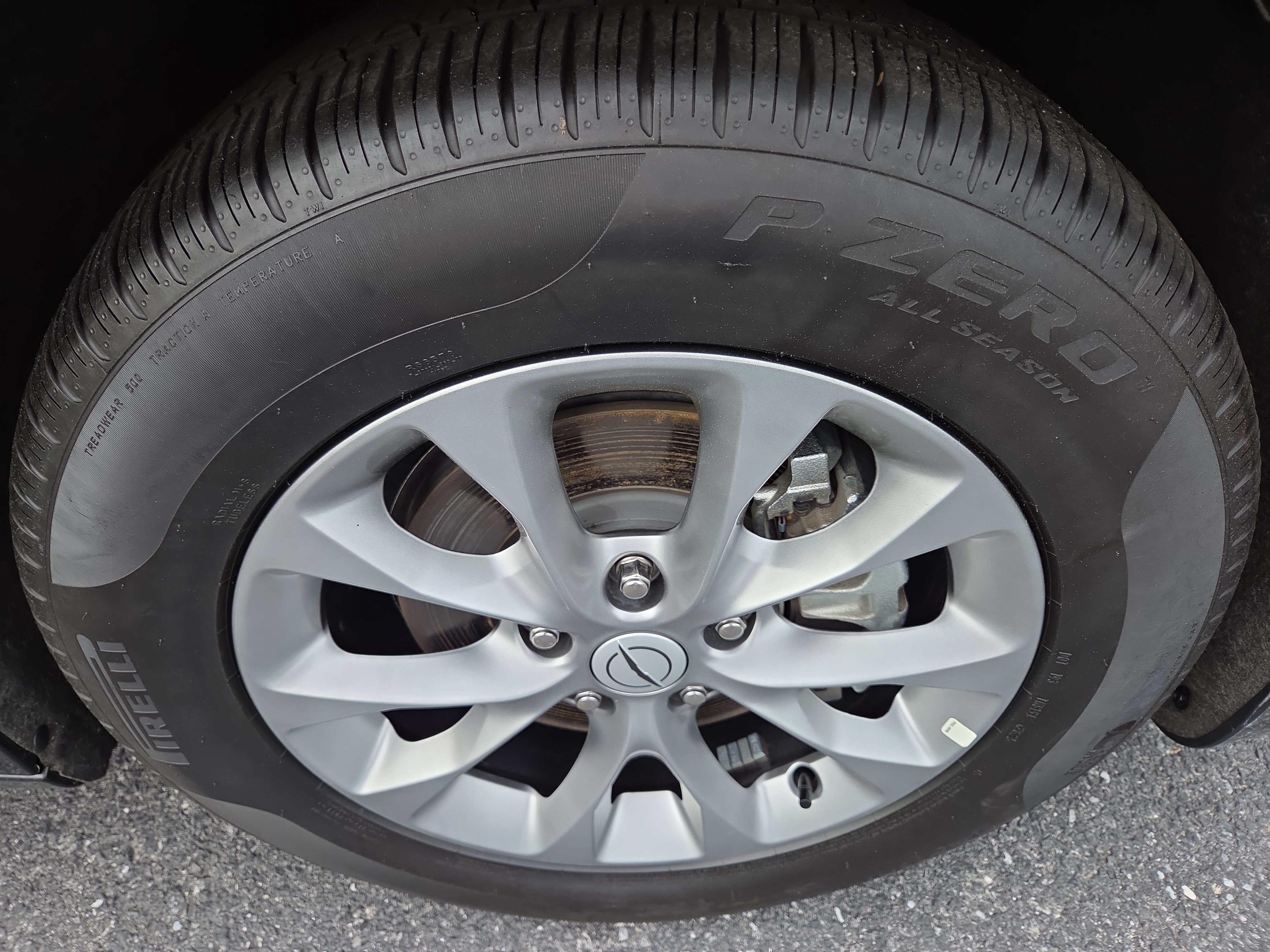 Certified 2026 Chrysler Pacifica Limited FWD image 10