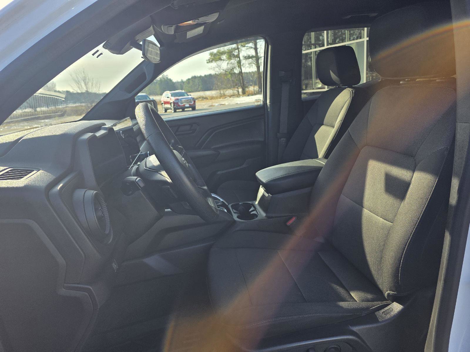 Used 2023 Chevrolet Colorado Trail Boss w/ Technology Package image 11