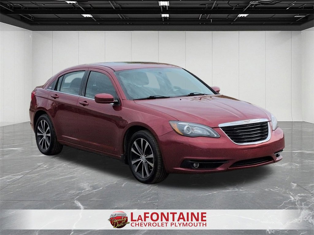 Used 2014 Chrysler 200 Limited w/ Sun/Sound Group image 2