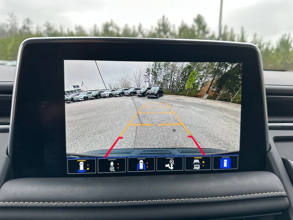 Used 2023 GMC Yukon SLT w/ SLT Luxury Package image 10