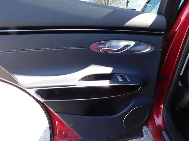 Used 2025 Genesis GV70 2.5T AWD/4WD image 10
