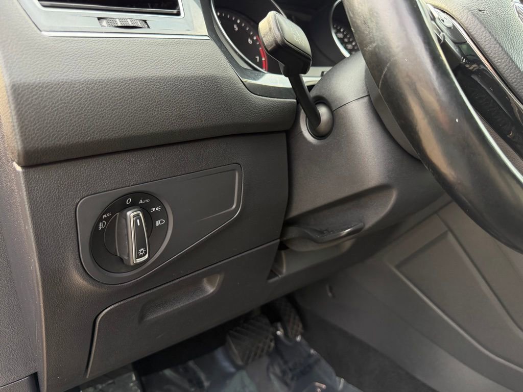 Used 2018 Volkswagen Tiguan SEL FWD image 14