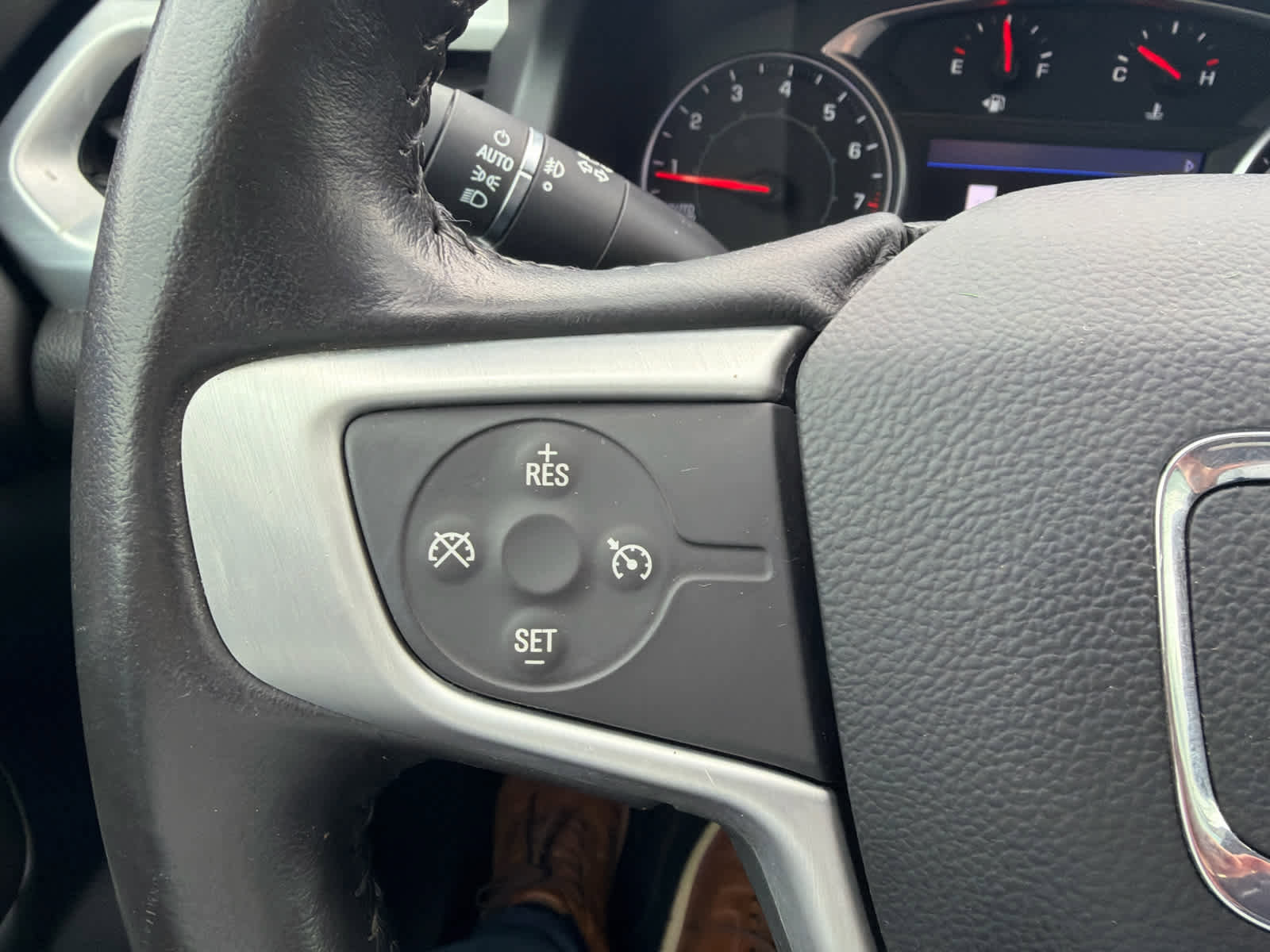 Used 2020 GMC Acadia SLT w/ Trailering Package AWD/4WD image 37